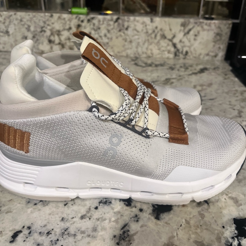 On Cloud Running White and Brown Sneakers, women’s 8.5, never worn
